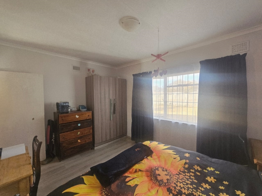 4 Bedroom Property for Sale in Ladybrand Free State